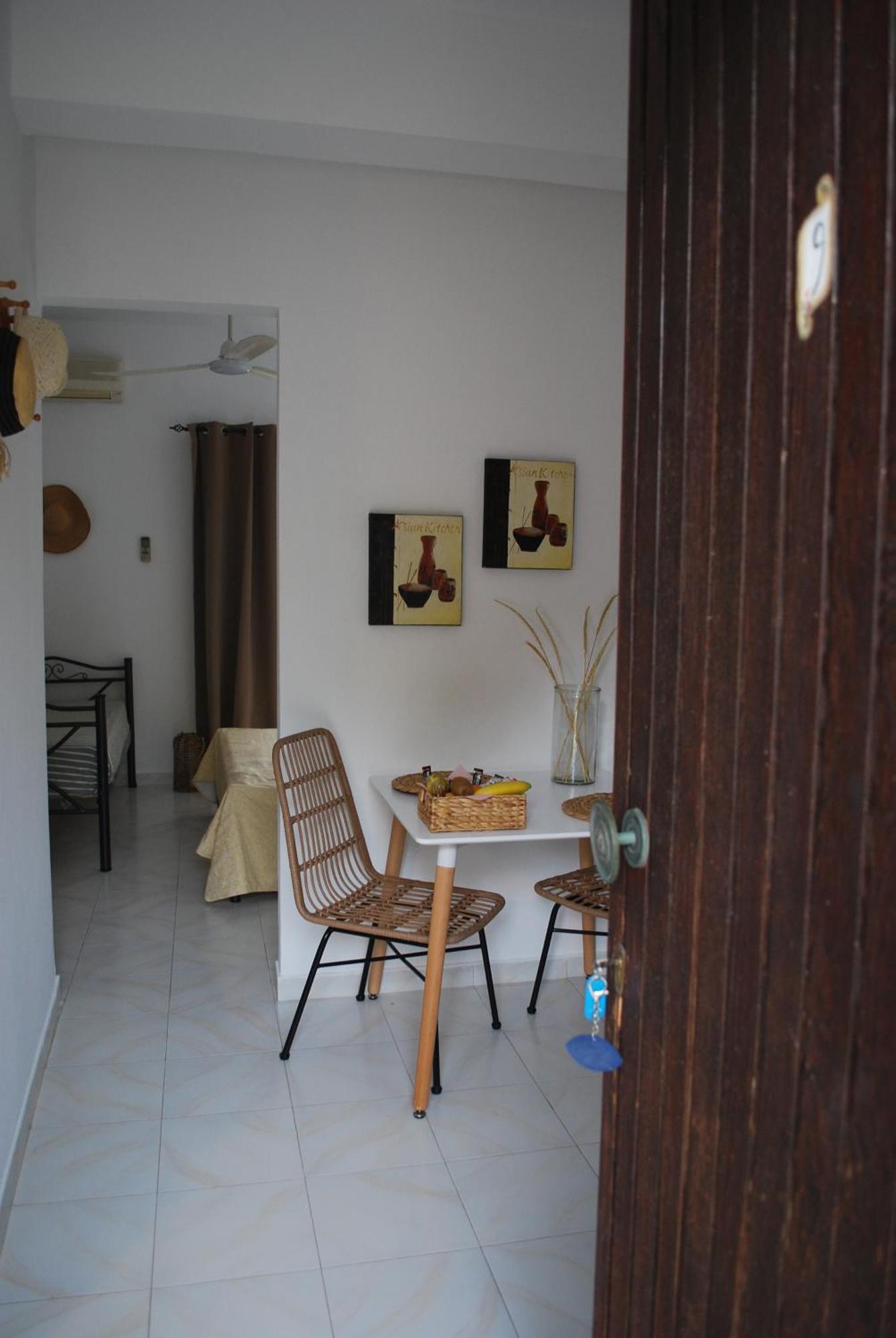 Sunset Rooms Agia Marina  Exterior foto