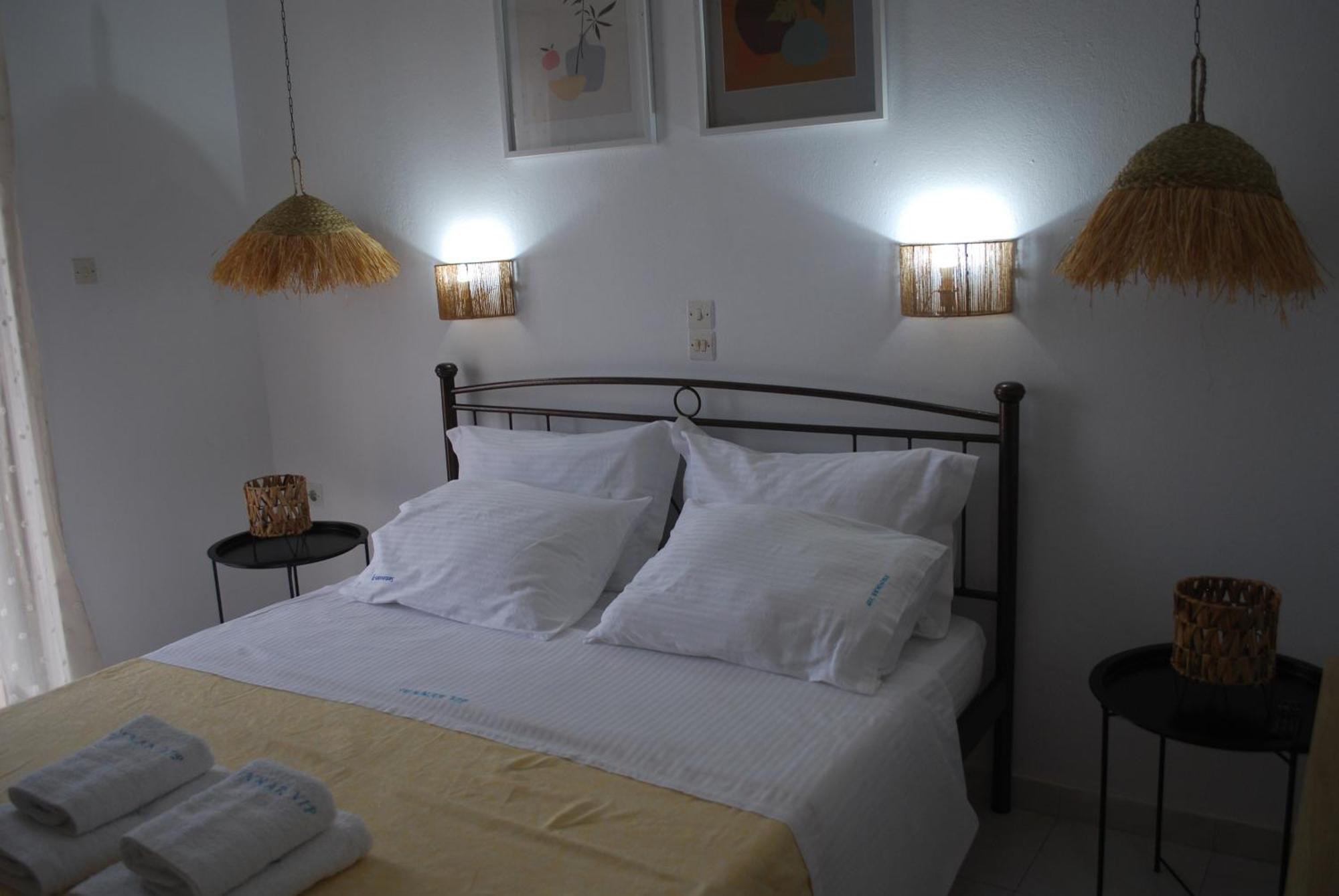 Sunset Rooms Agia Marina  Exterior foto