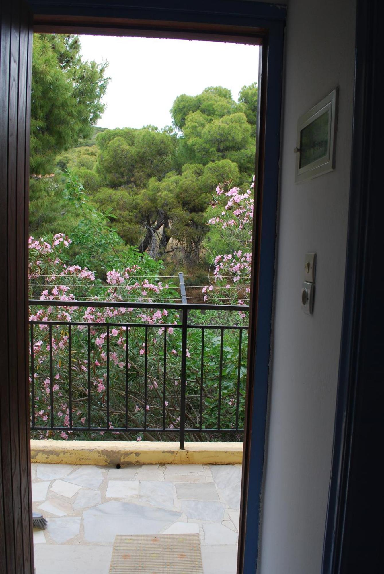 Sunset Rooms Agia Marina  Exterior foto