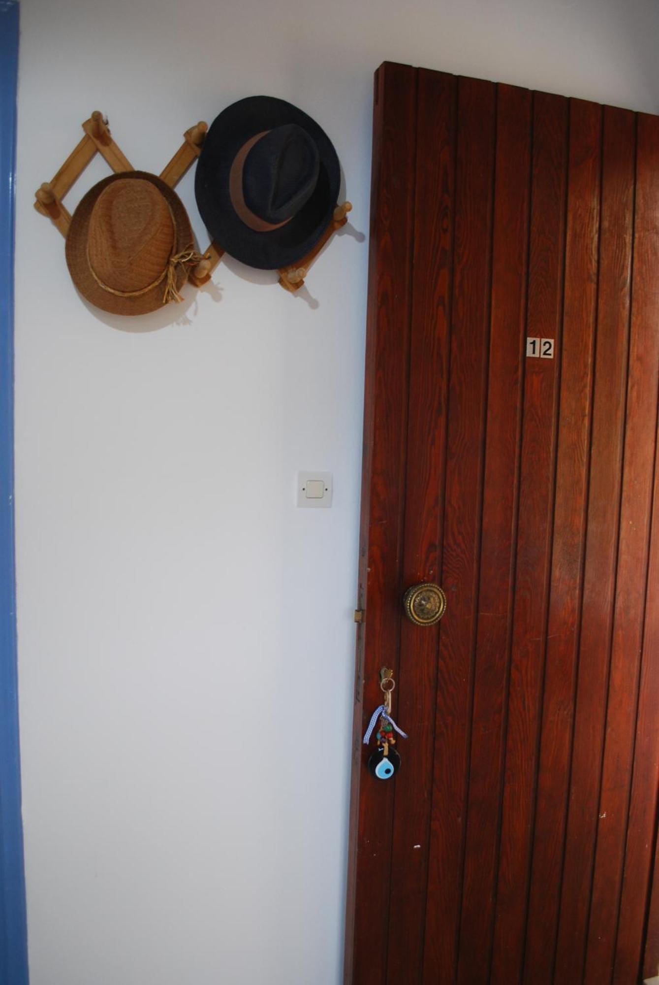 Sunset Rooms Agia Marina  Exterior foto